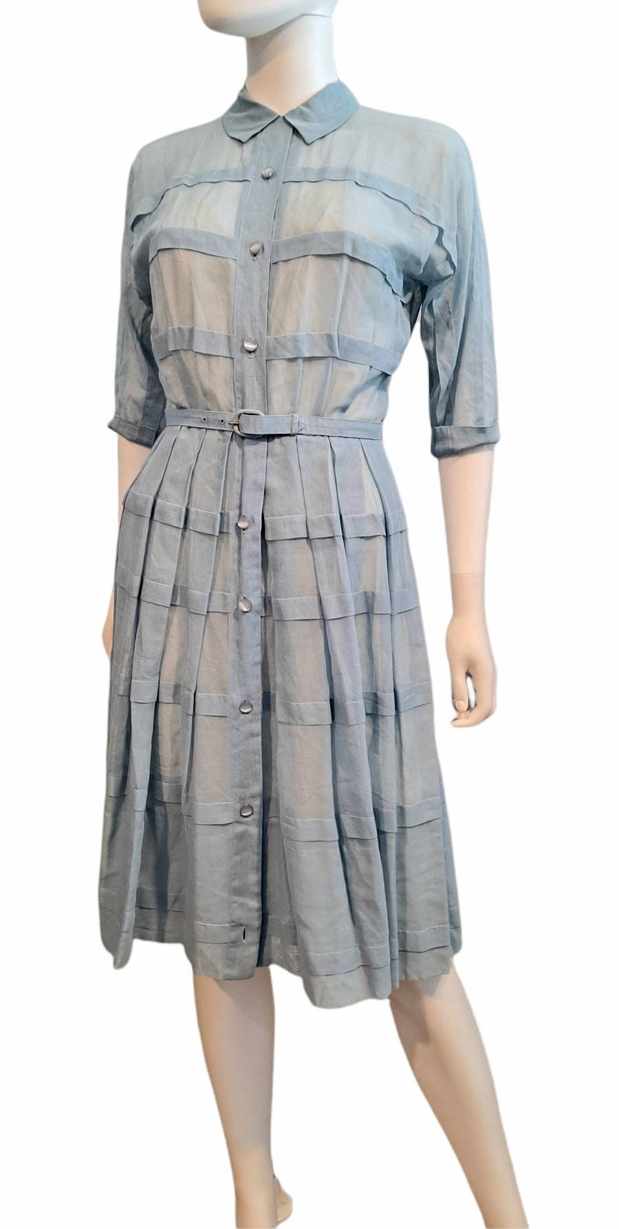 Nelly Don 1950Er Jahre Schiere Baby Blau Plissee Hemd Taille Kleid von VintageMinks