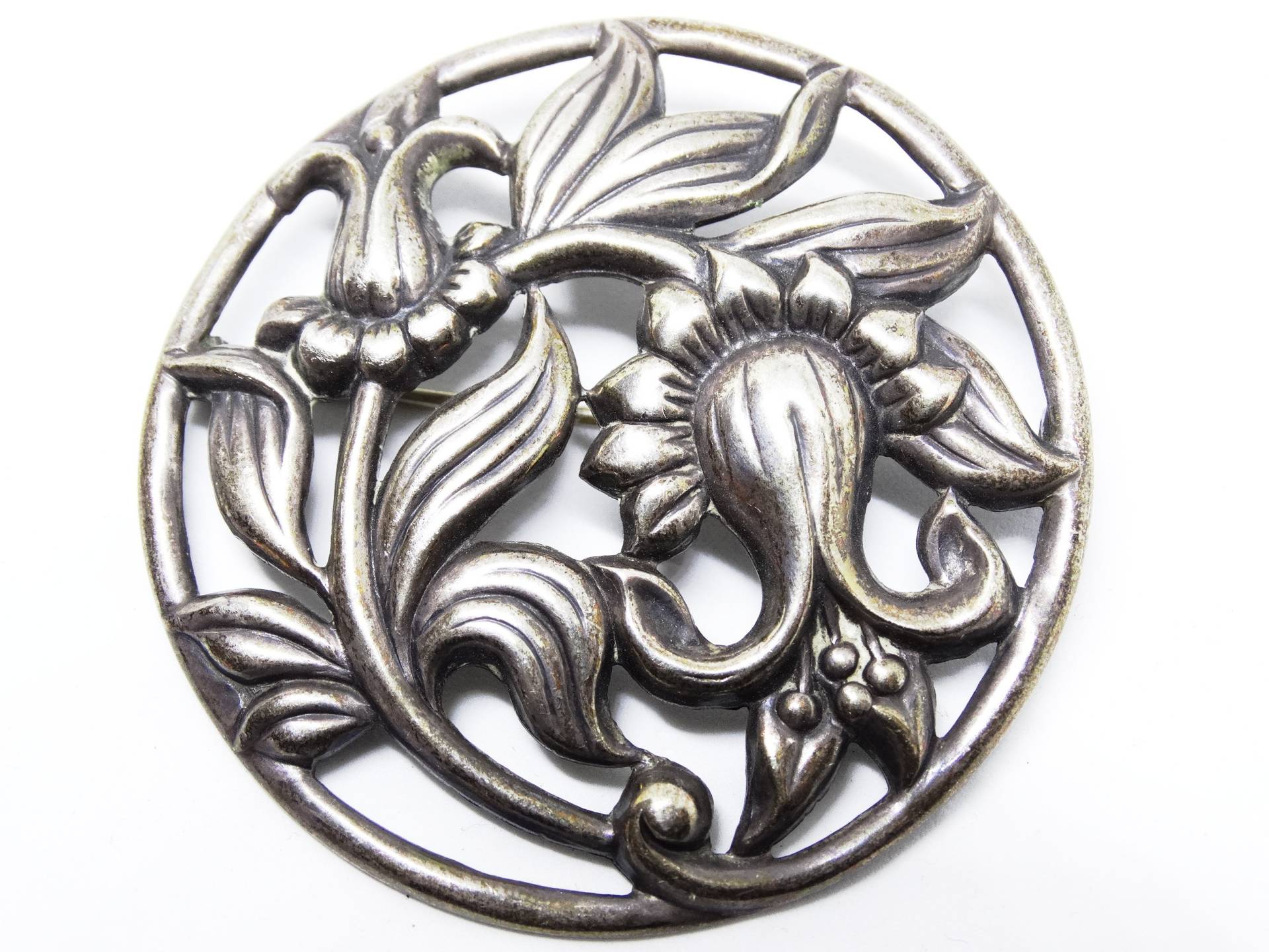 Vintage 1930Er Jahre Sterling Silber Runde Vining Blume Brosche Jugendstil Revival Stil von VintageMinks
