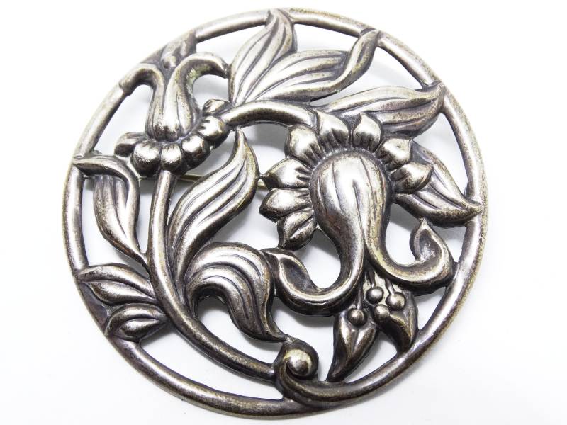 Vintage 1930Er Jahre Sterling Silber Runde Vining Blume Brosche Jugendstil Revival Stil von VintageMinks