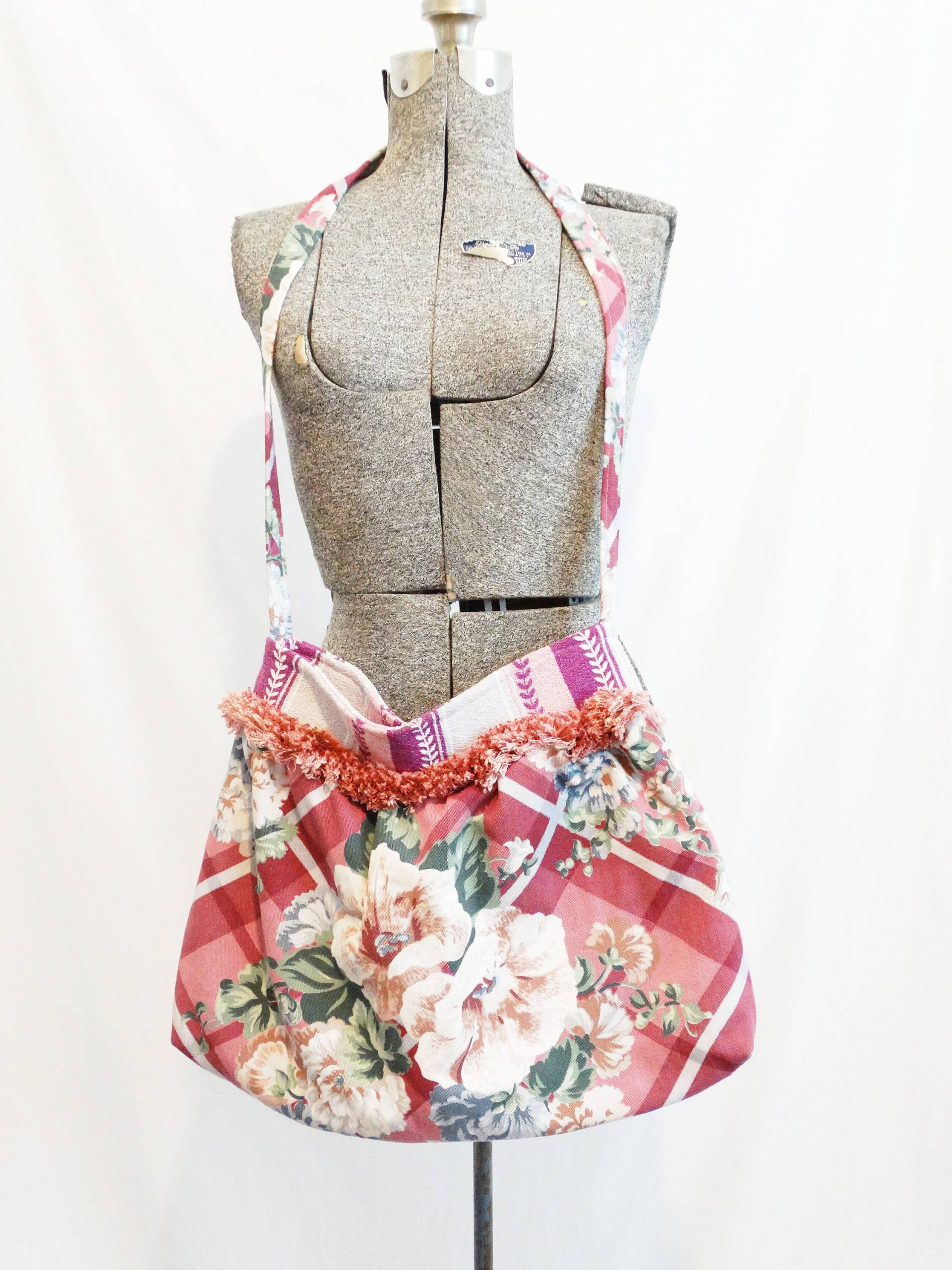 Vintage Rindenstoff Blumendruck Umhängetasche Handtasche Geldbörse Mit Fransenbesatz von VintageMinks