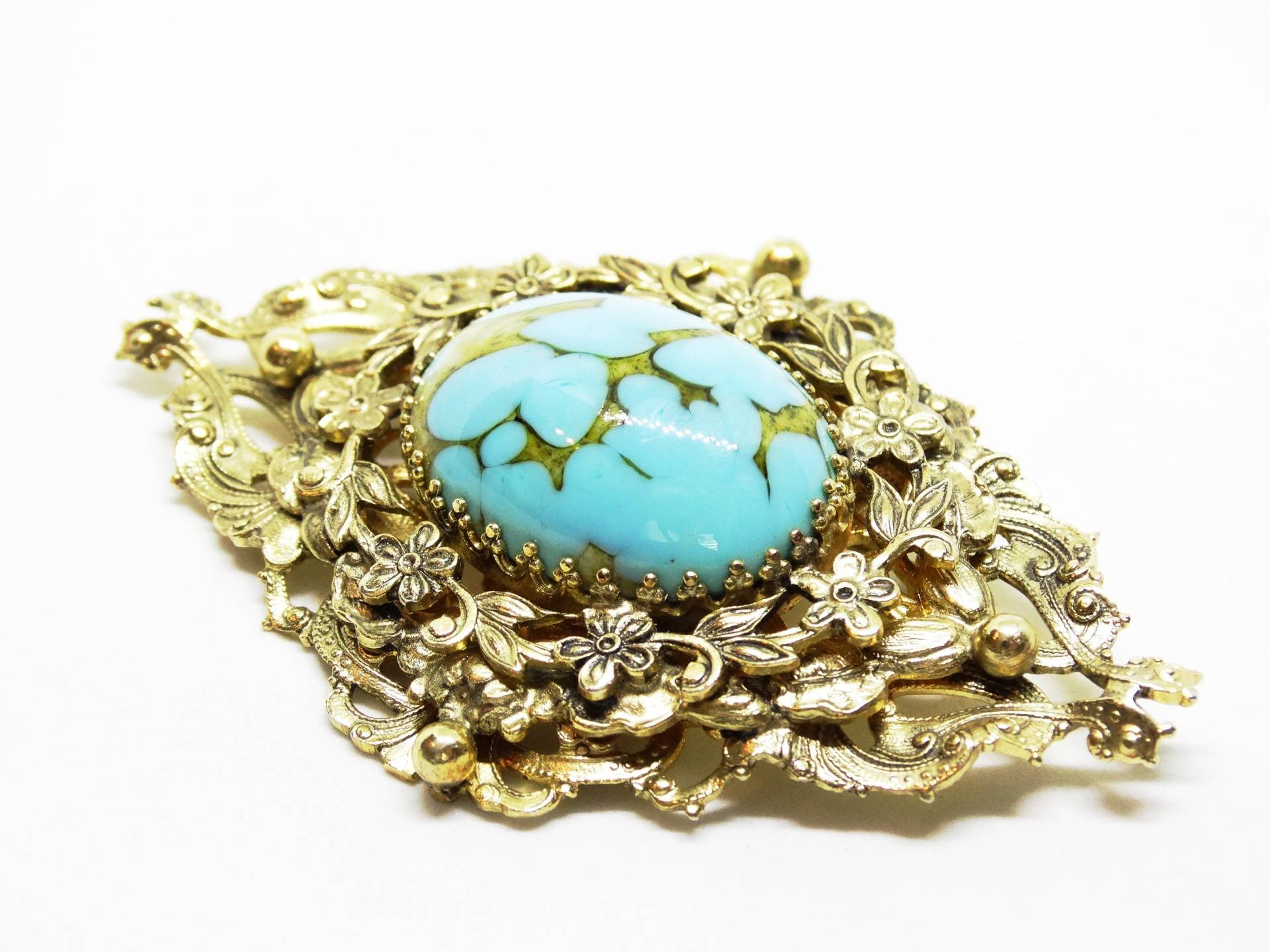 Vintage Rotkehlchen Ei Blau Art Glas Geschichtete Gold Blumen Brosche von VintageMinks