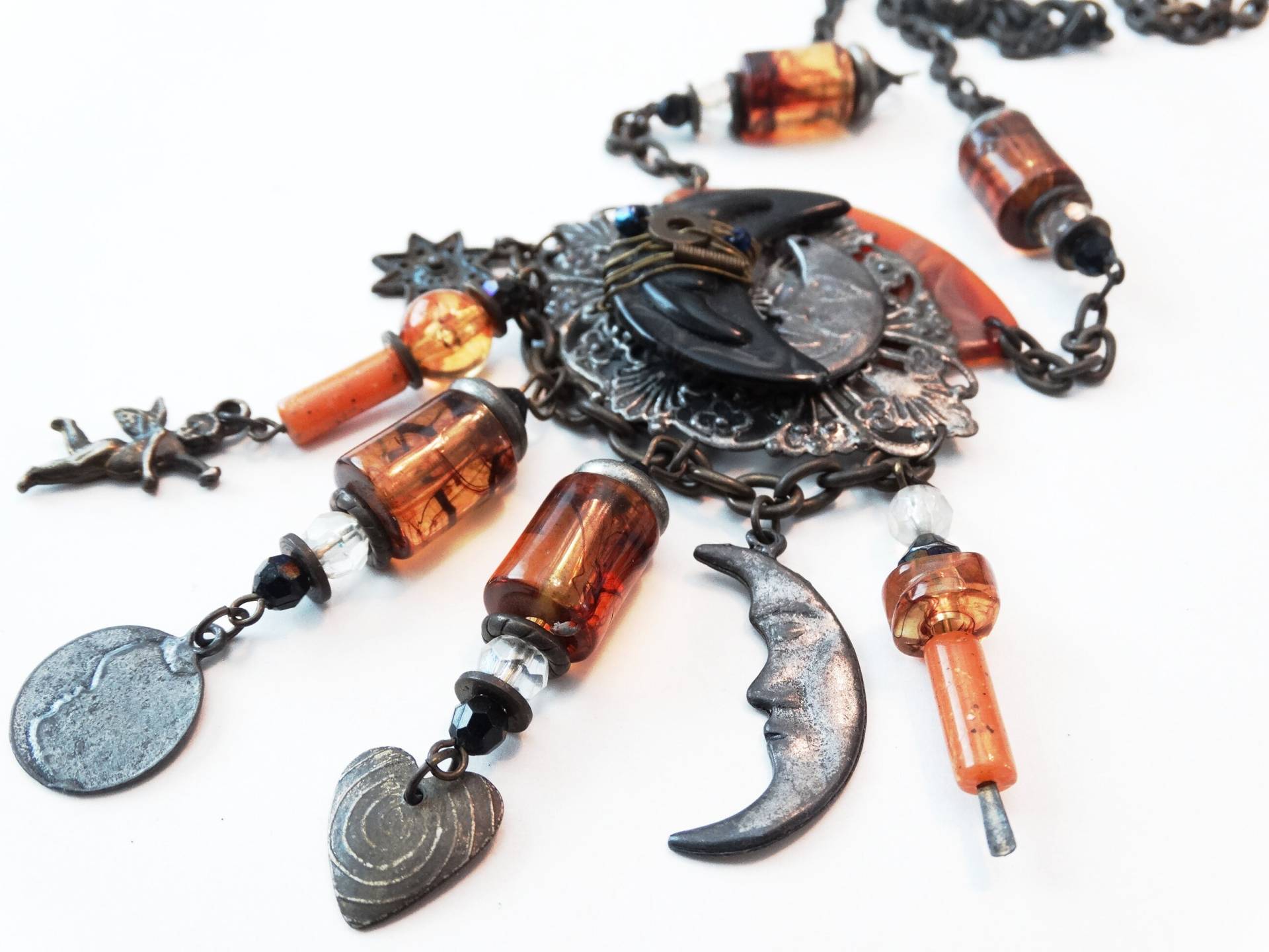 Vintage Steampunk Lucite Mixed Metals Mond Sterne Celestial Große Anhänger Halskette von VintageMinks