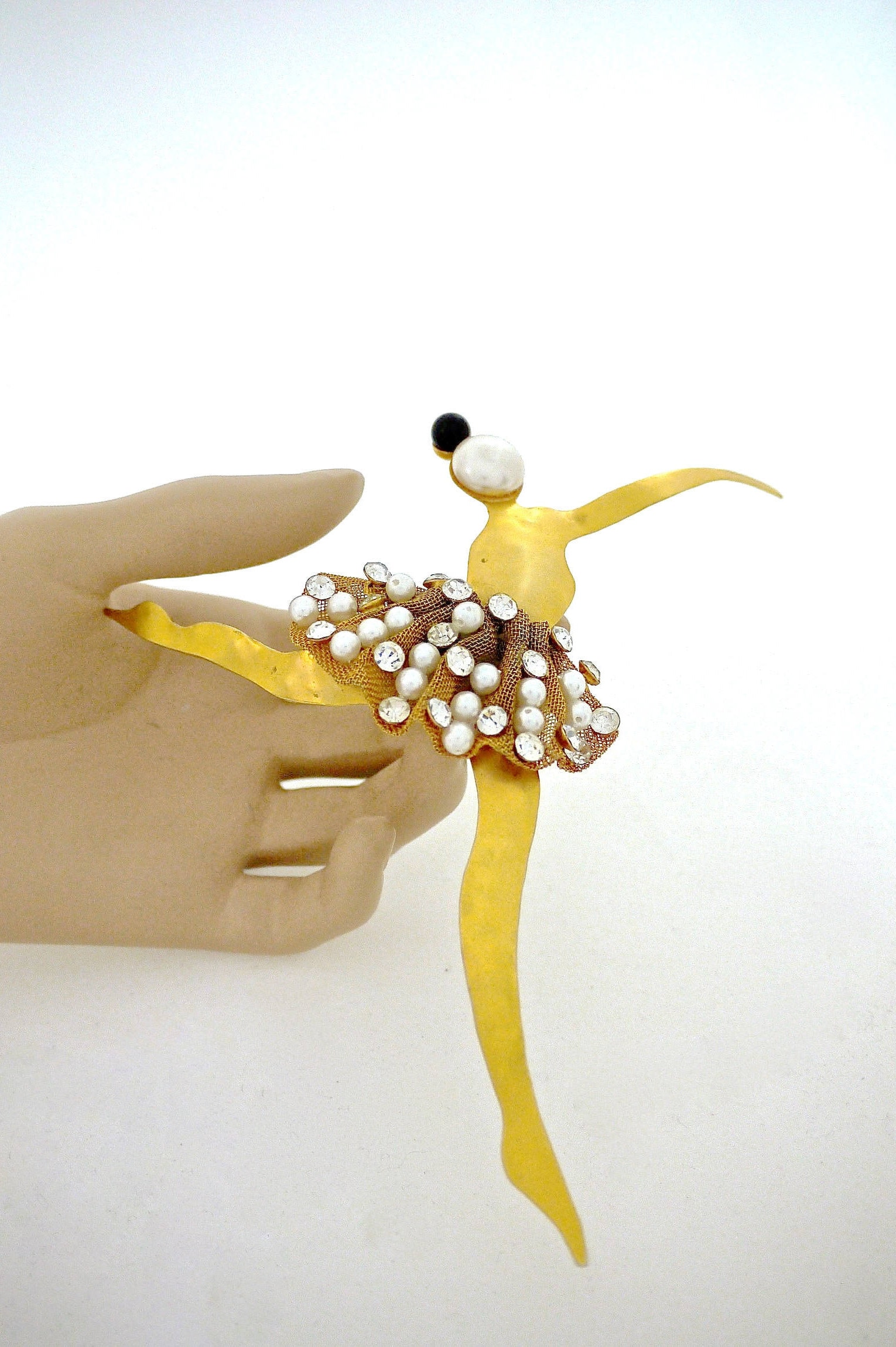 Vintage Massive Karl Lagerfeld Figural Ballerina Mesh Jeweled Tutu Wunderliche Brosche von VintageNMode