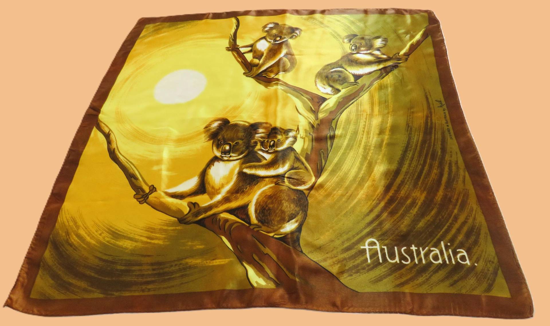 Koala Souvenir Schal Australien Gold Gelb Braun Rayon Twill | 26, 5 " Koala Souvenir Schal Australien Gold Gelb Braun Rayon Twill | 26, 5 " von VintageOak
