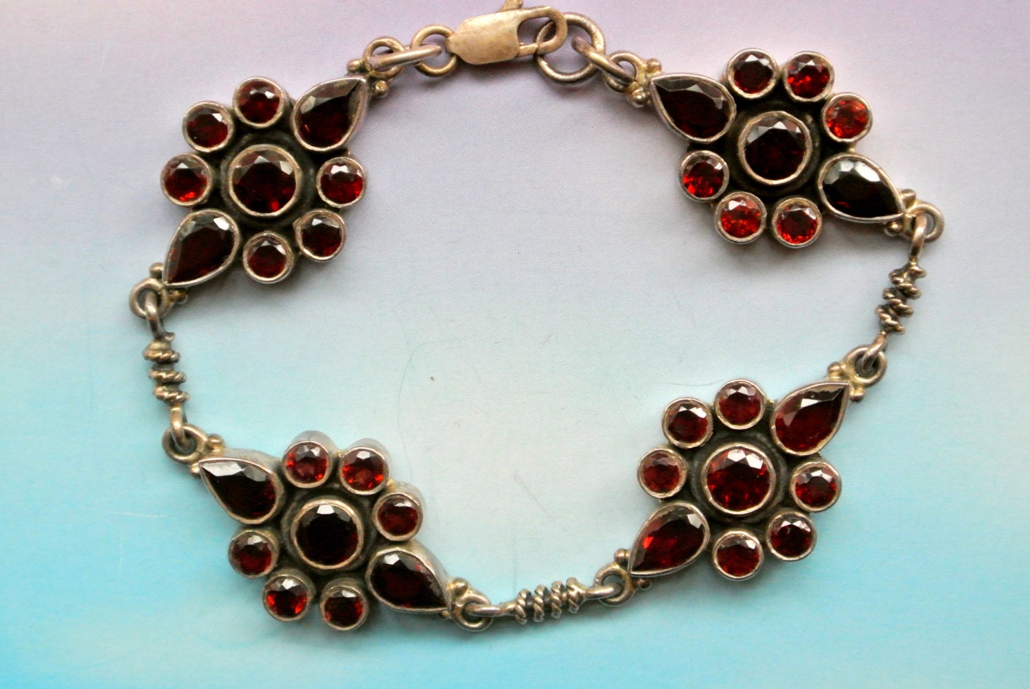 Vintage Echte Granat Sterling Silber Armband Vintage Echte Granat Sterling Silber Armband von VintageObjectsShoppe