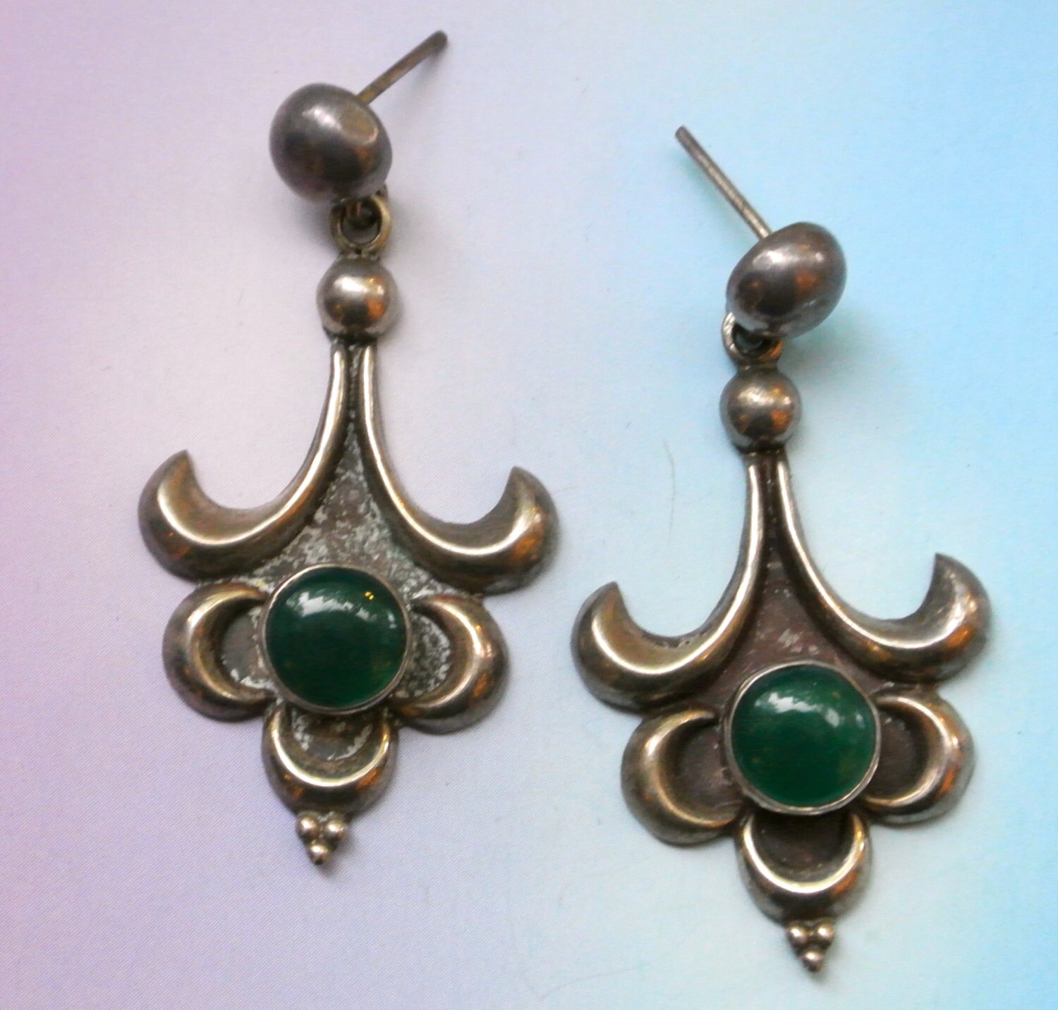 Vintage Ohrringe Aus Sterlingsilber Und Grünem Quarz Vintage Ohrringe Aus Sterlingsilber Und Grünem Quarz von VintageObjectsShoppe