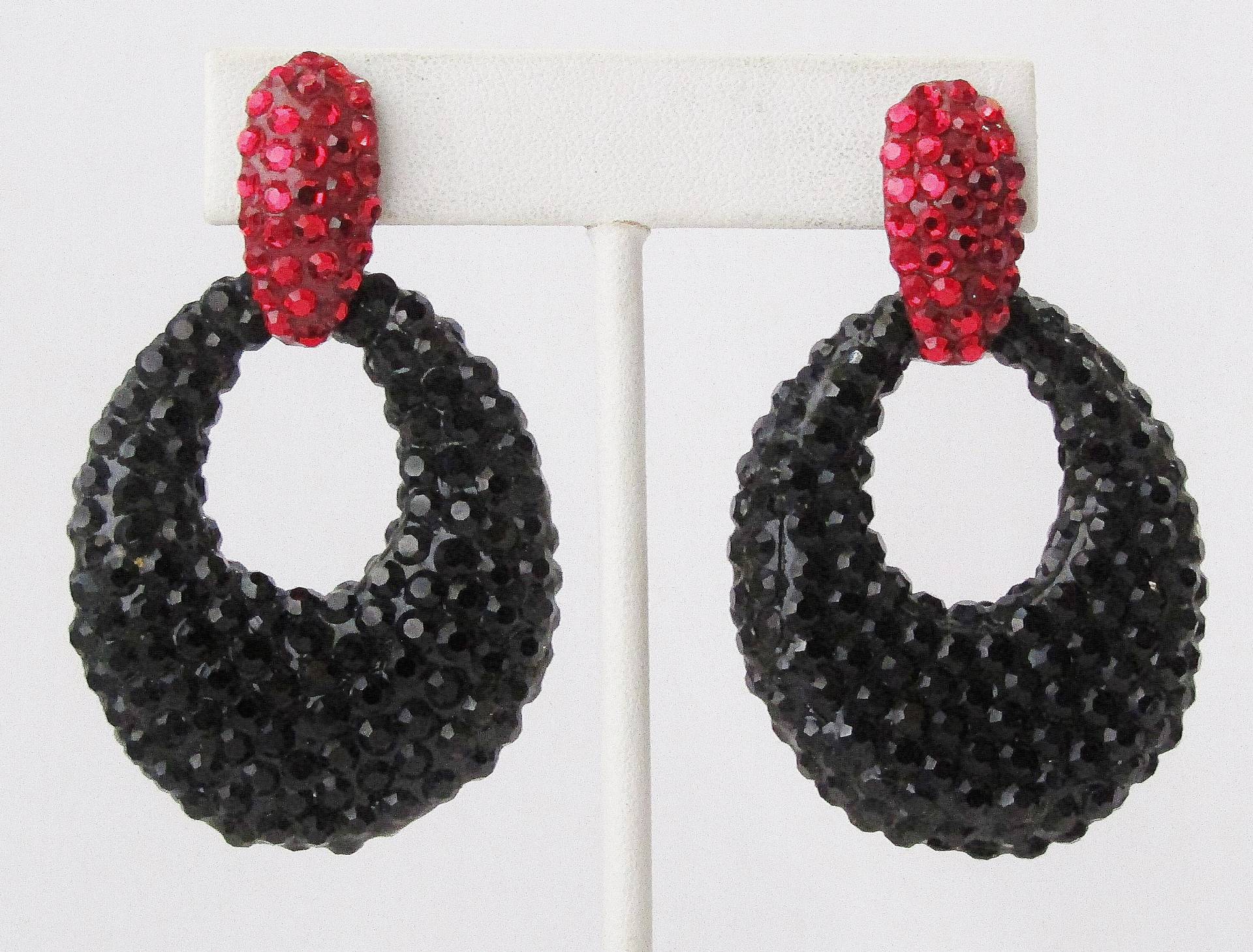 Vintage Schwarze Und Rote Strass Ohrstecker Vintage Schwarze Und Rote Strass Ohrstecker von VintageObjectsShoppe