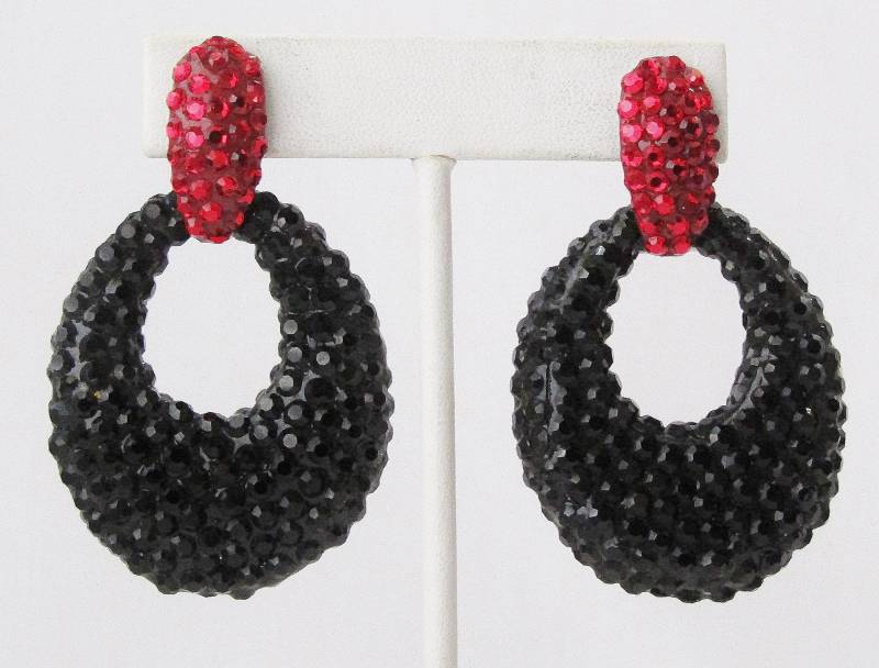 Vintage Schwarze Und Rote Strass Ohrstecker Vintage Schwarze Und Rote Strass Ohrstecker von VintageObjectsShoppe