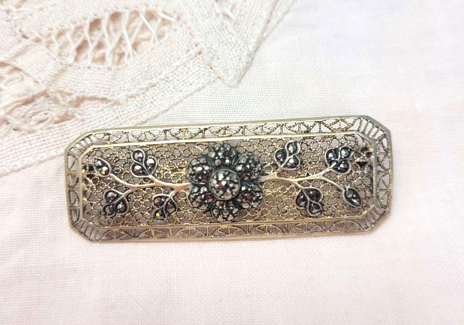 Brosche, Silber 835, Markasiten, Vintage-Brosche Mit Jugendstil-, Art-Déco - Und Blumenmotiv. Antiker Schmuck Brosche, Silber 835, Markasiten, Vintage-Brosche Mit Jugendstil-, Art-Déco - Und Blumenmotiv. Antiker Schmuck von VintageOldRose