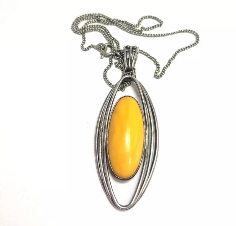 Großer Bernstein Anhänger Butterscotch , Silber 835 Amber Pendant Großer Bernstein Anhänger Butterscotch , Silber 835 Amber Pendant von VintageOldRose