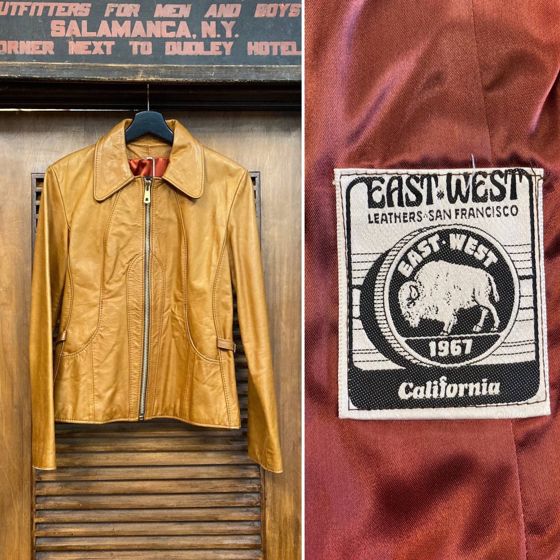 Vintage 1970 "East West Musikinstrumente" Lederjacke, 70Er Jahre Hippie Rocker Jacke, East Kleidung von VintageOnHollywood