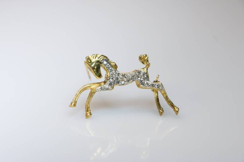 Filligree Vintage Horse Brooch - 800 Silver Gold Plated With Crystal Rhinestones Marked On The Back Silber Brosche Pferd 80Er Jahre von VintageOrganaut