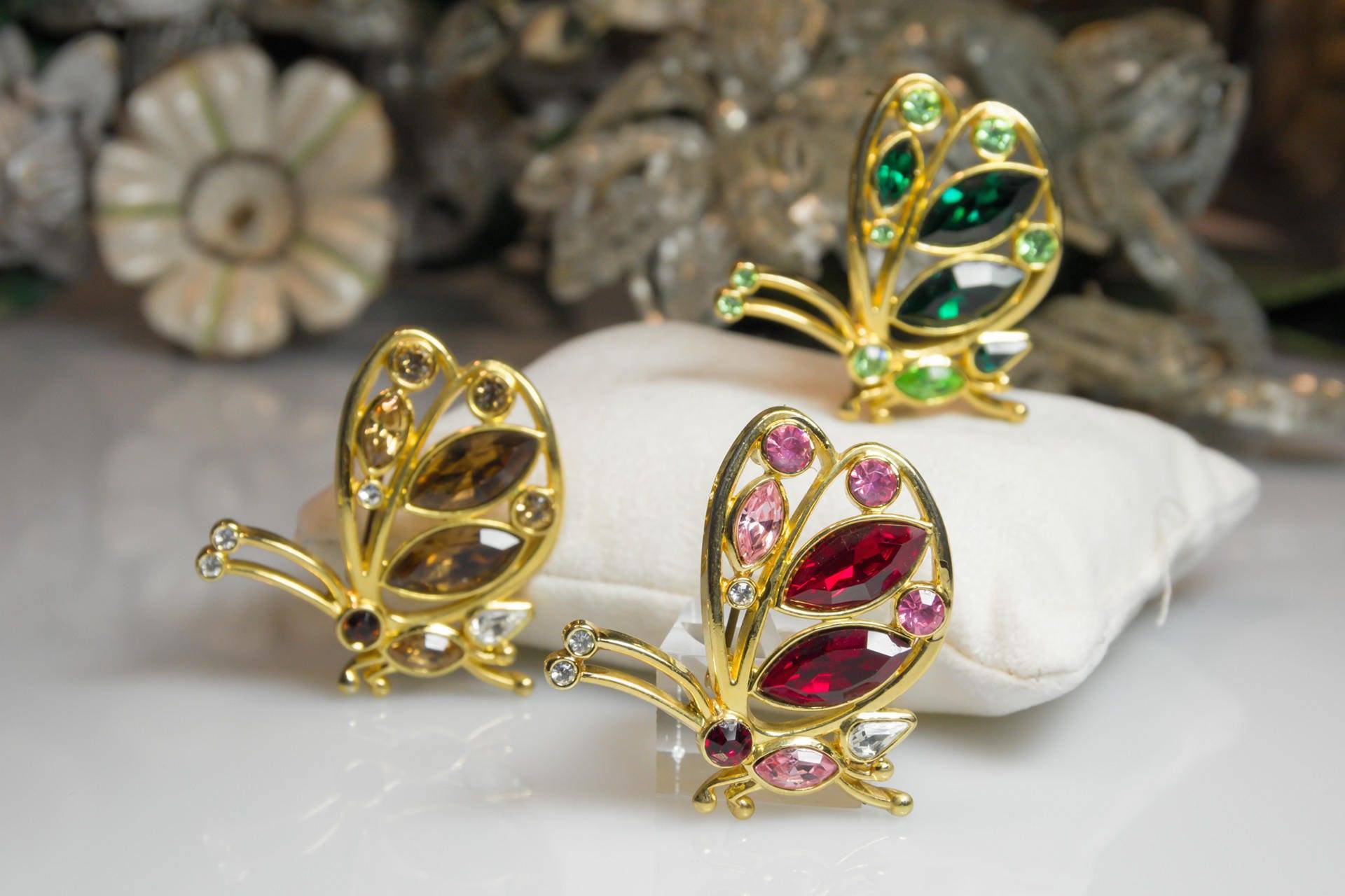 Schmetterling Broschen 80Er Jahre - Strass-Steine Verschiedene Farben Butterfly Brooches 80S With Colored Rhinestones Germany von VintageOrganaut