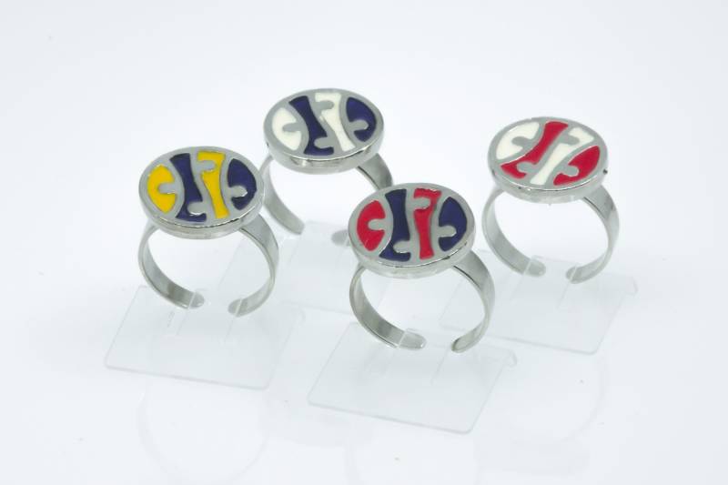 Set 4 Pcs. Artisan Steel Ring 1960S 70S Enamelled Vintage - Excellent Condition Adjustable Solid Metal Statement Ring Flower Power von VintageOrganaut