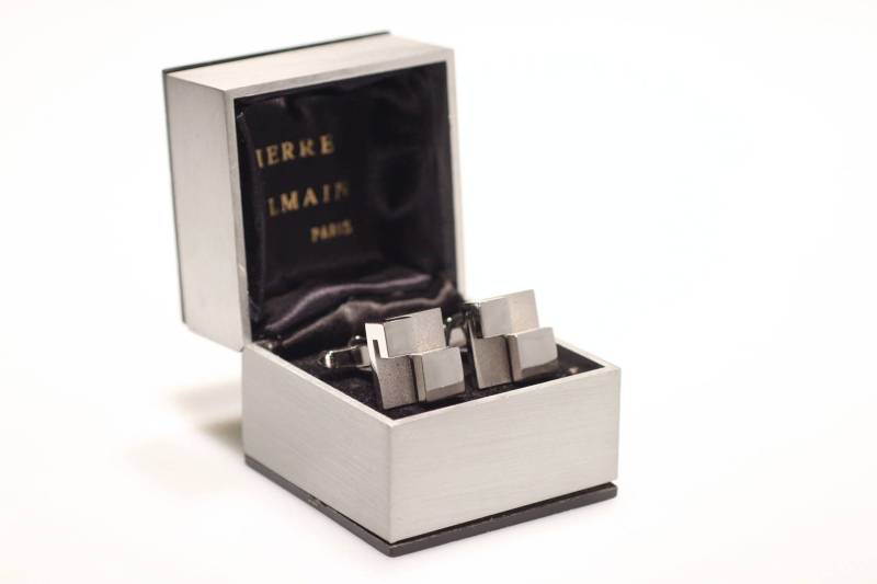 Vintage Pierre Balmain Paris Manschettenknöpfe Rhodiniert Cufflinks 1970S Couturier Modernist Designer Dapper Dandy Style von VintageOrganaut