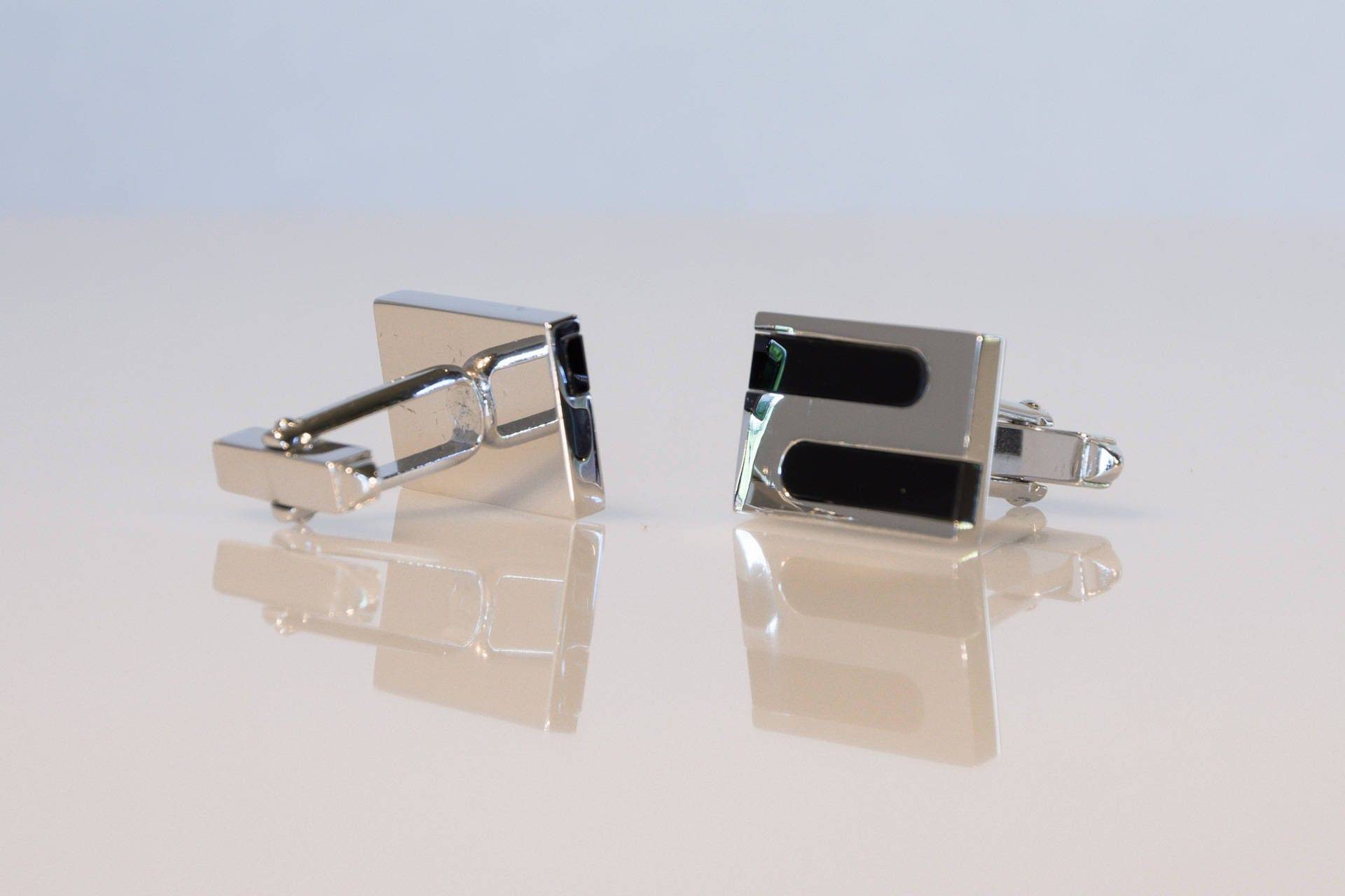 Vintage Pierre Balmain Paris Manschettenknöpfe Versilbert Rhodiniert Cufflinks 1970 Couturier Modernist Designer Dapper Dandy Style Vintage Pierre Balmain Paris Manschettenknöpfe Versilbert Rhodiniert Cufflinks 1970 Couturier Modernist Designer Dapper Dandy Style von VintageOrganaut