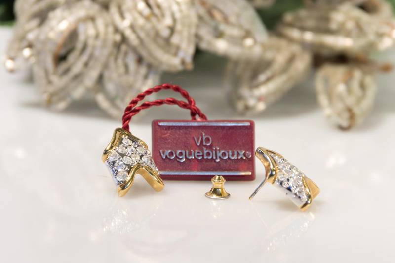 Vintage Stud Earrings Signed Voguebijoux - With Clear Crystal Rhinestones | Gold Plated Metal Haute Couture Designer 80S Made in Italy Vintage Stud Earrings Signed Voguebijoux - With Clear Crystal Rhinestones | Gold Plated Metal Haute Couture Designer 80S Made in Italy von VintageOrganaut