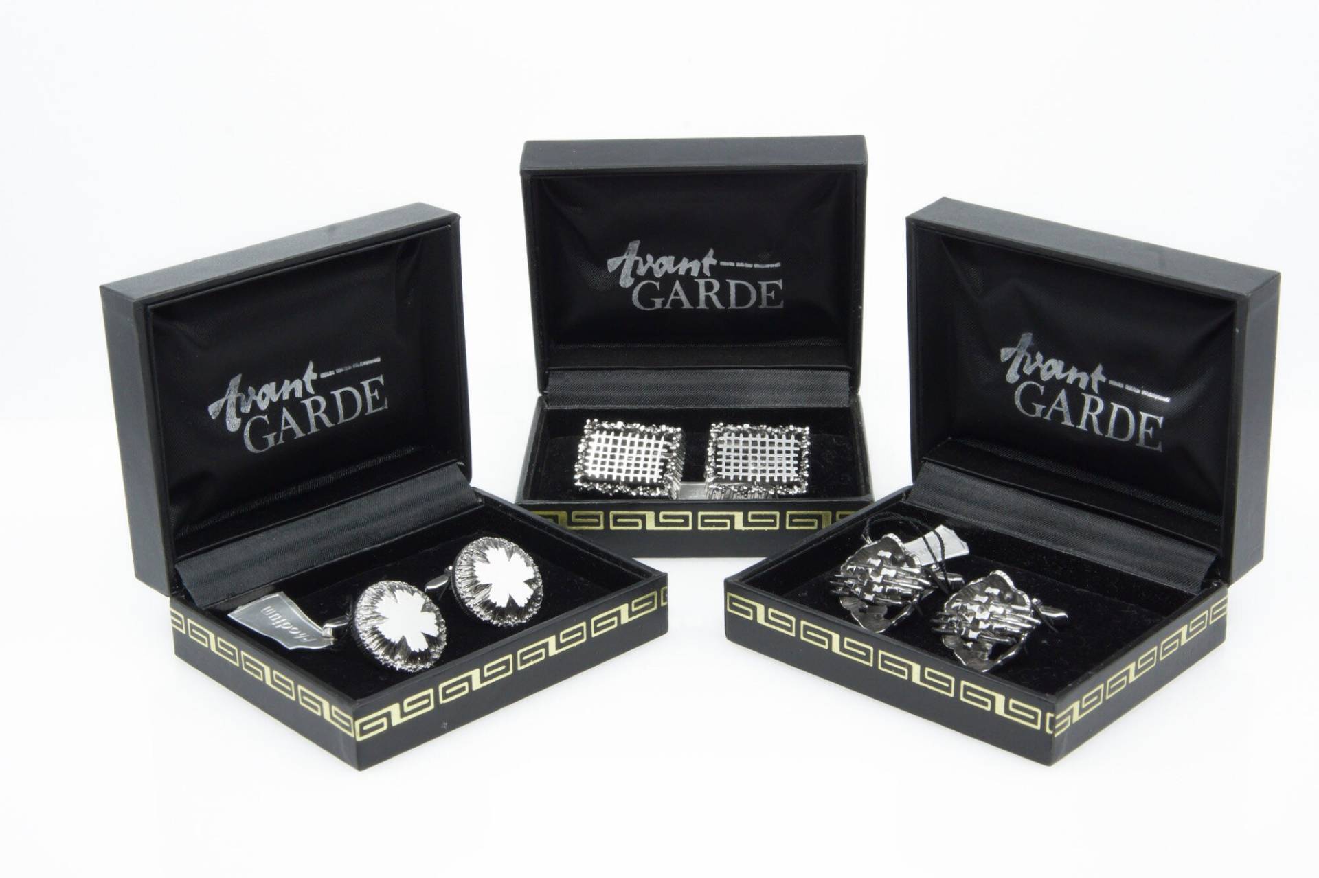 Wholesale Lot - 3 Pairs Avantgarde Cufflinks 18K Rhodium Plated Vintage 1970S Collection Designer Manschettenknöpfe 70S Dapper Dandy Style Wholesale Lot - 3 Pairs Avantgarde Cufflinks 18K Rhodium Plated Vintage 1970S Collection Designer Manschettenknöpfe 70S Dapper Dandy Style von VintageOrganaut