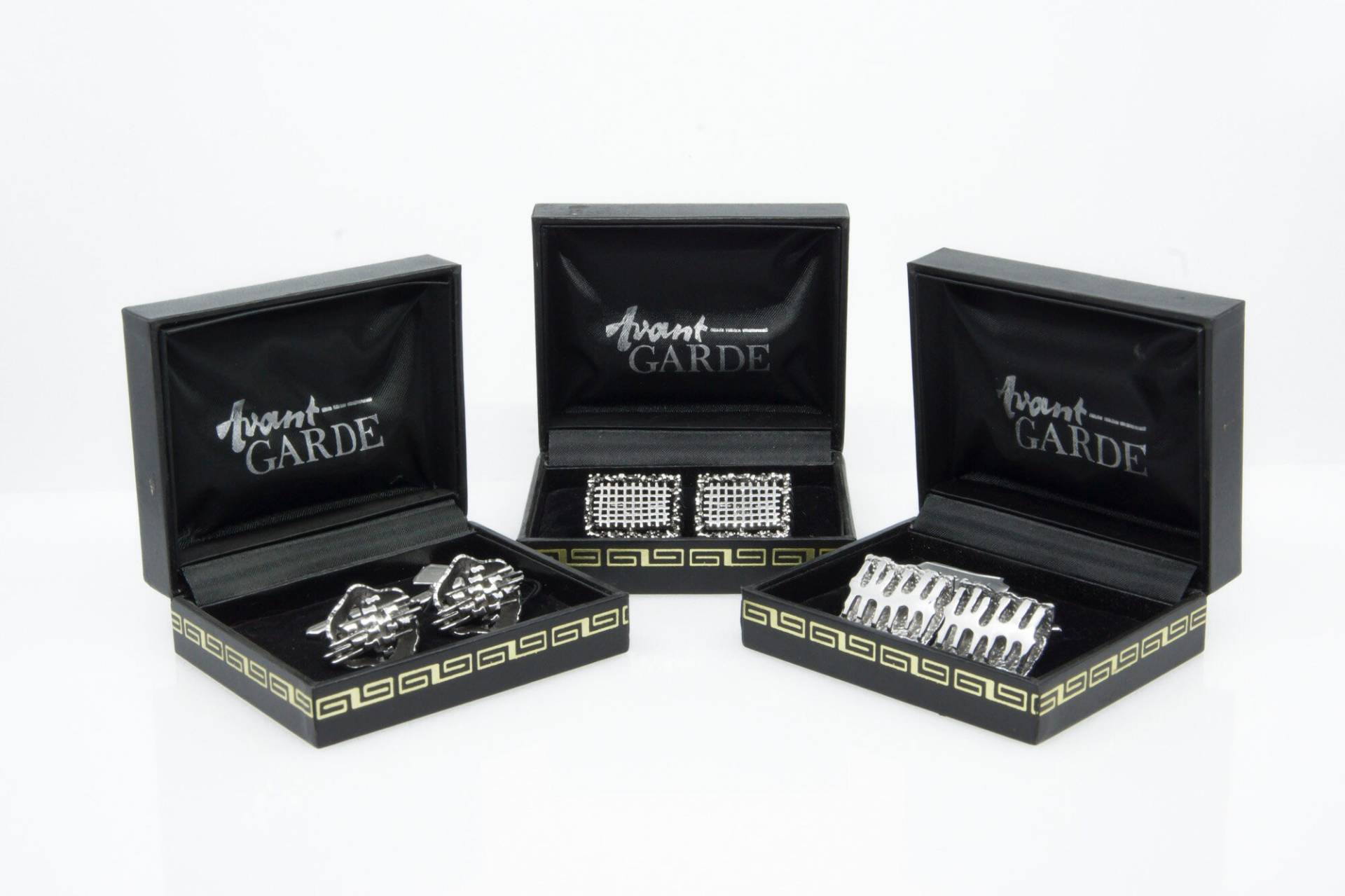 Wholesale Lot - 3 Pairs Avantgarde Cufflinks 18K Rhodium Plated Vintage 1970S Collection Designer Manschettenknöpfe 70S Dapper Dandy Style Wholesale Lot - 3 Pairs Avantgarde Cufflinks 18K Rhodium Plated Vintage 1970S Collection Designer Manschettenknöpfe 70S Dapper Dandy Style von VintageOrganaut