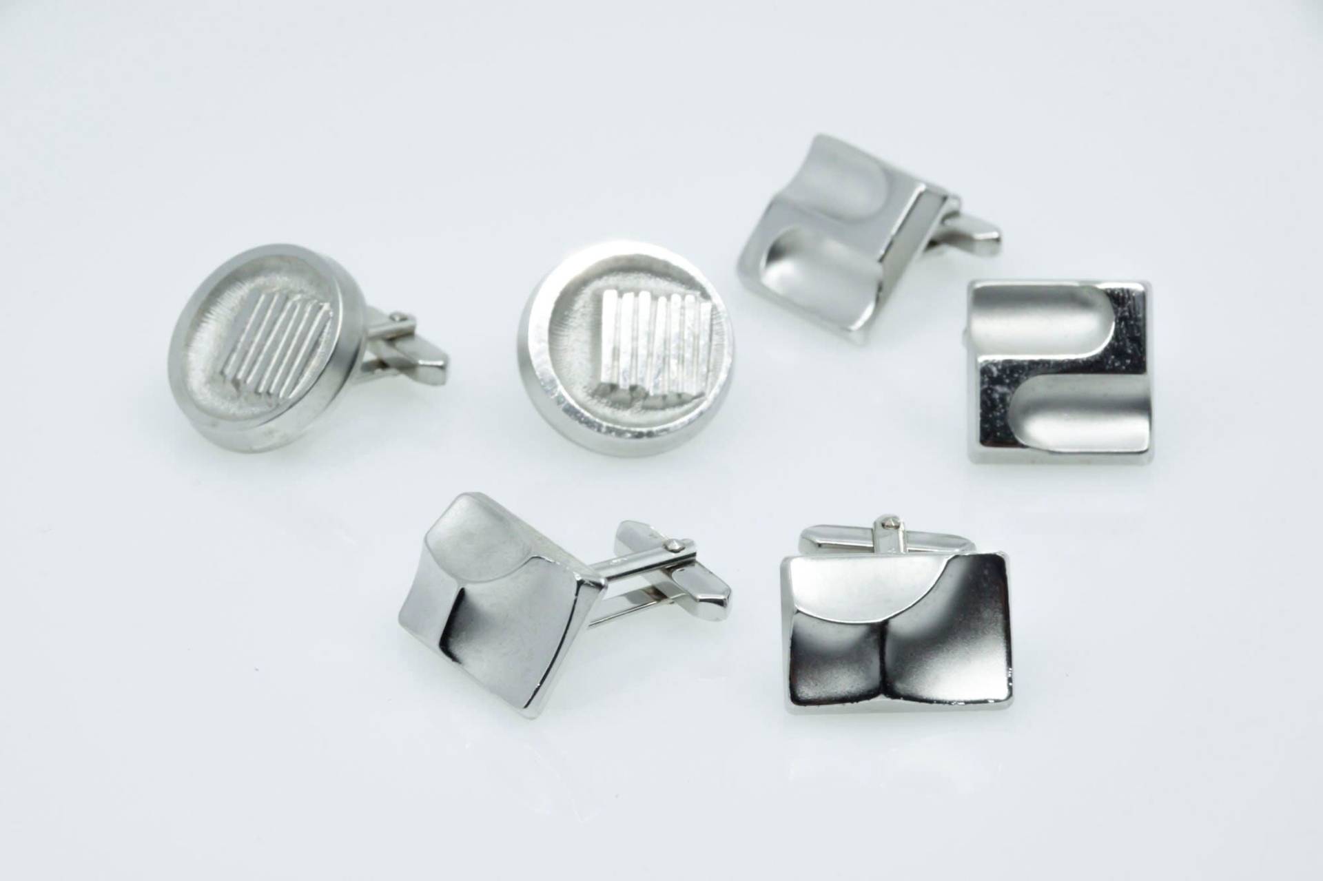 Wholesale Lot 3 Pairs Cufflinks Vintage 1970S Silver Plated Collection Designer Manschettenknöpfe 70S Modernist Brutalism Dapper Dandy Style Wholesale Lot 3 Pairs Cufflinks Vintage 1970S Silver Plated Collection Designer Manschettenknöpfe 70S Modernist Brutalism Dapper Dandy Style von VintageOrganaut