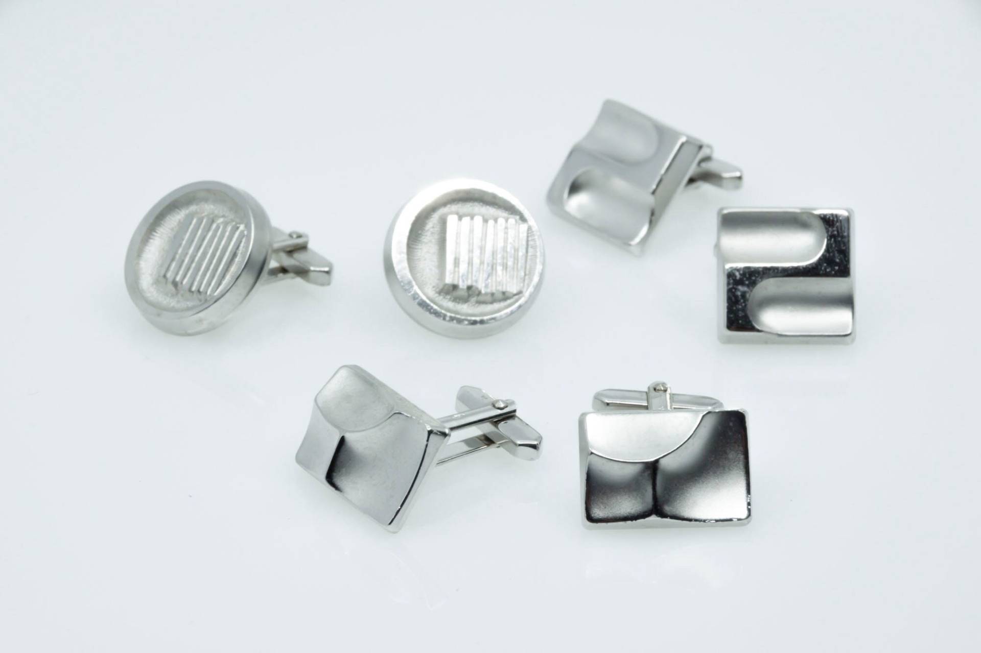 Wholesale Lot 3 Pairs Cufflinks Vintage 1970S Silver Plated Collection Designer Manschettenknöpfe 70S Modernist Brutalism Dapper Dandy Style von VintageOrganaut