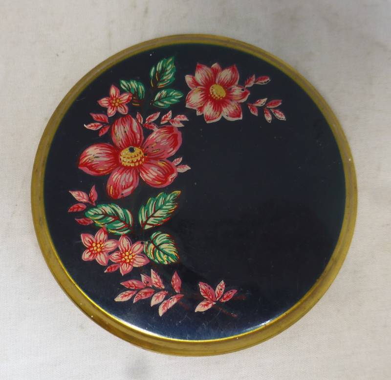 Vintage Rote Blume Spray Runde Hand Gehalten Make-Up Spiegel/Pulver Kompakt - Gold Metall & Schwarz Emaille Retro Handtasche Zubehör von VintagePeatCottage
