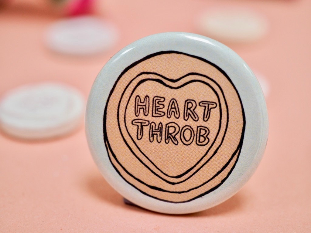 Herz Throb Retro Vintage Braut Hochzeit Love Hearts Anstecker Herz Throb Retro Vintage Braut Hochzeit Love Hearts Anstecker von VintagePinClub
