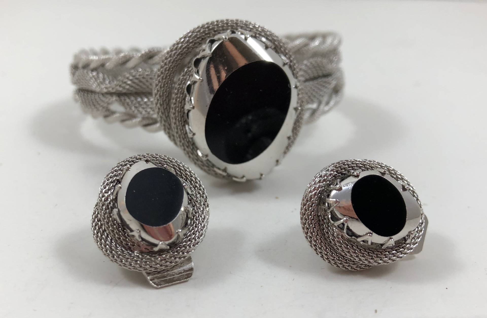 1960Er Continental Schwarz Und Silber Mesh Clamper Armband Ohrringe 1960Er Continental Schwarz Und Silber Mesh Clamper Armband Ohrringe von VintagePrairieGems