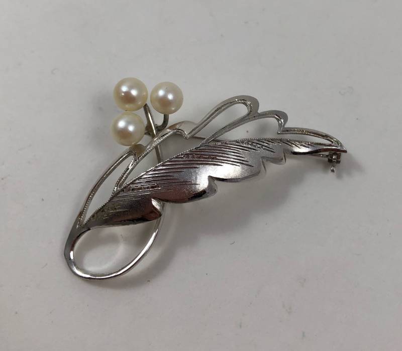 Vintage Mid Century Avon Of Belleville Zuchtperle Und Sterling Silber Blatt Brosche Vintage Mid Century Avon Of Belleville Zuchtperle Und Sterling Silber Blatt Brosche von VintagePrairieGems