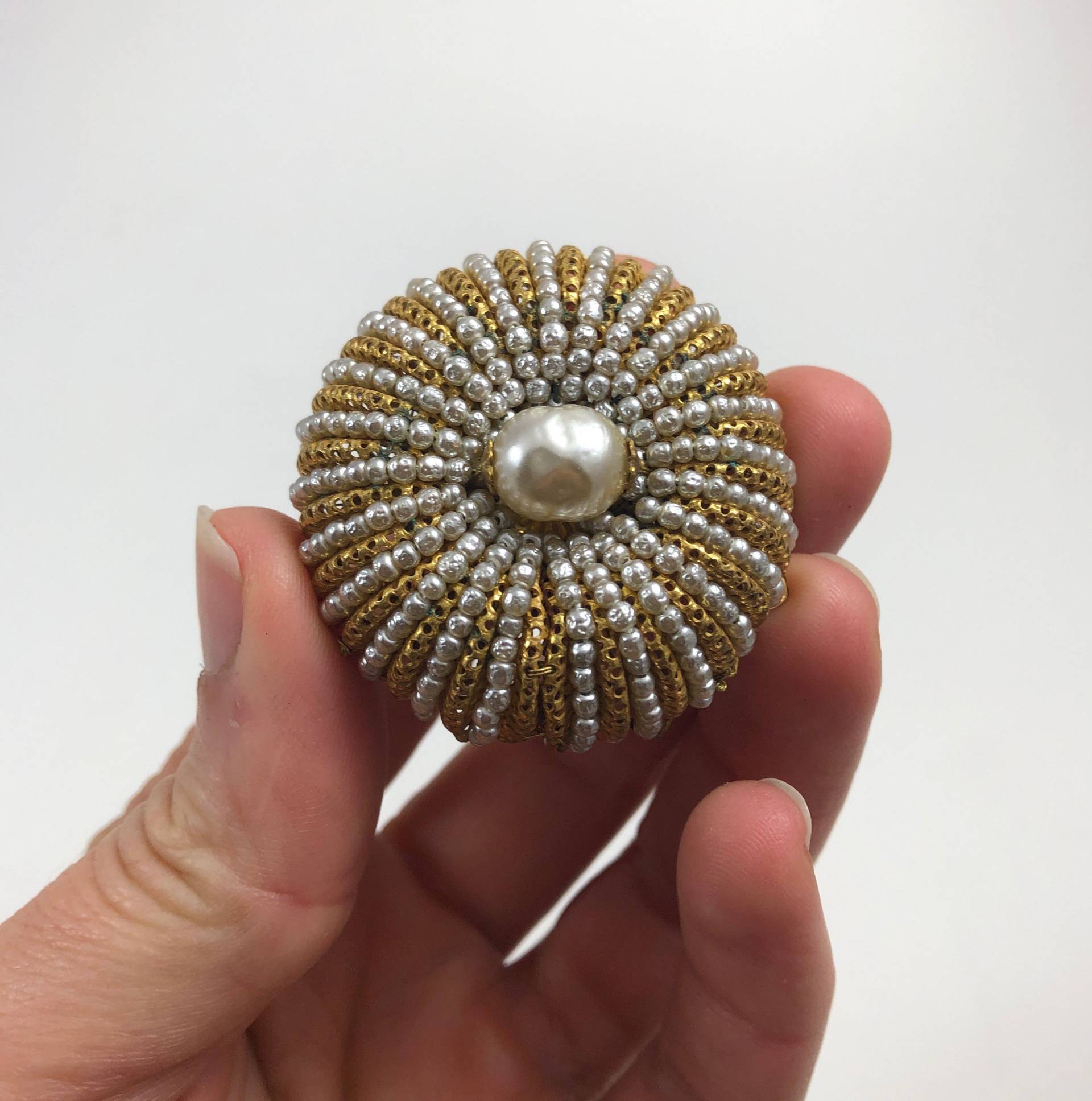 Vintage Miriam Haskell Faux Barock Und Samen Perle Kuppel Brosche von VintagePrairieGems