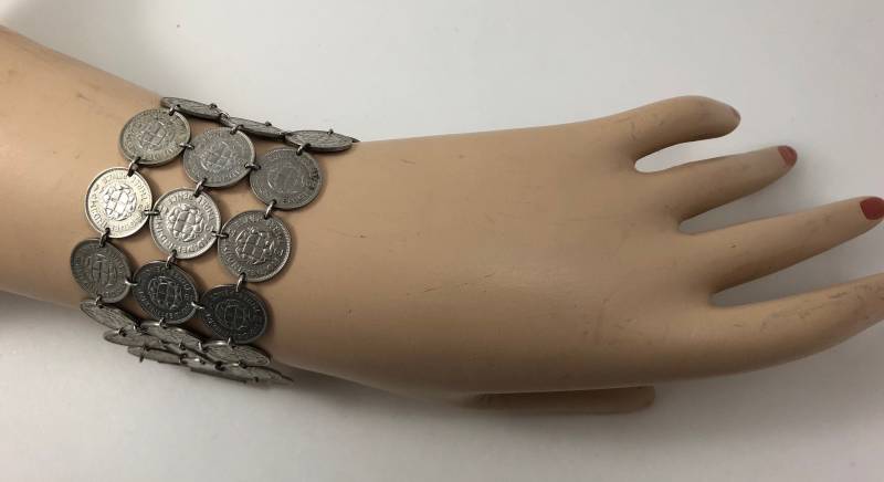 Wunderschöne 1903 Bis 1944 Silber Münzen Englisch 3 Pence Dreireihiges Breites Armband Wunderschöne 1903 Bis 1944 Silber Münzen Englisch 3 Pence Dreireihiges Breites Armband von VintagePrairieGems