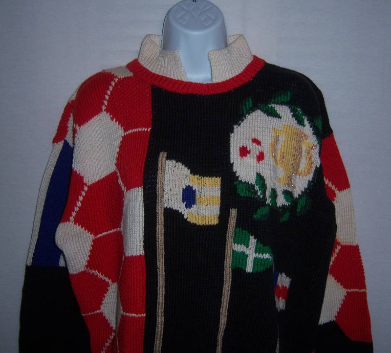 Vintage Berek Handgestrickt Fußball Wm Rot Schwarz Grün Motiv Neuheit Pullover Medium M Sport Geschenk von VintagePrepGirl