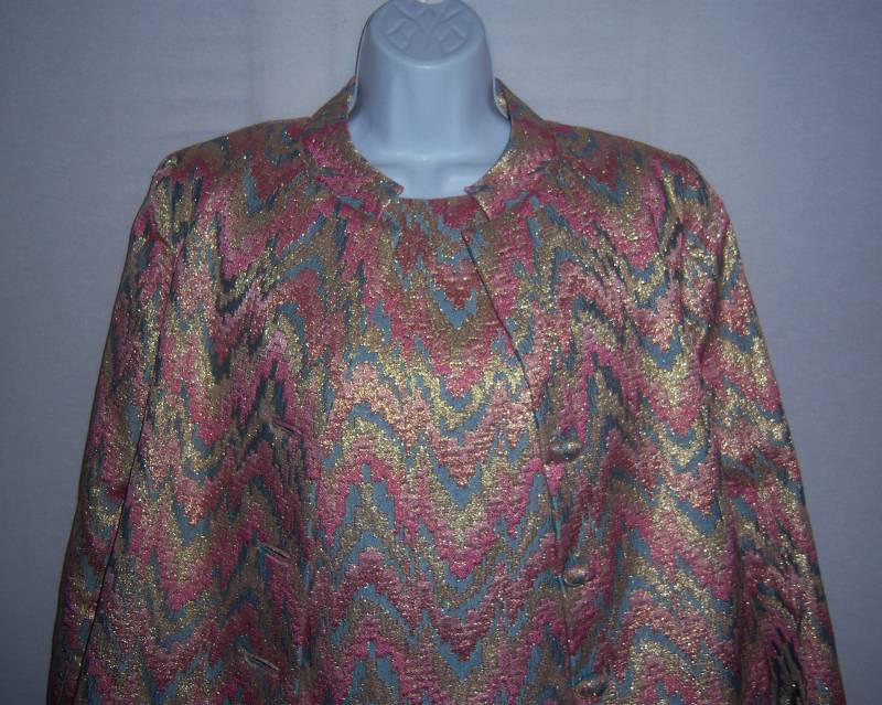 Vintage Malcolm Starr Pink Blau Silber Flame Stitch Besticktes Etuikleid Mit Passender Jacke Mantel 10 12 Neiman Marcus Metallic Medium von VintagePrepGirl