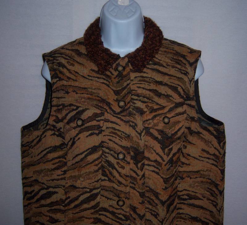 Vintage Roughrider Von Circle T Braun Tan Tiger Zebra Strie Tier Muster Print Gobelin Weste Medium M Made in Den Usa von VintagePrepGirl