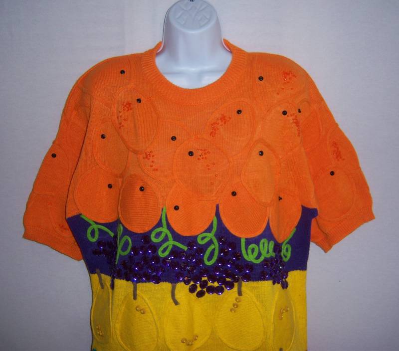 Vintage Spree International Orange Lila Gelb Rot Früchte Perlen Baumwoll Pullover Large L Deadstock Neu Mit Etikett Nos Wassermelone Trauben Birnen von VintagePrepGirl