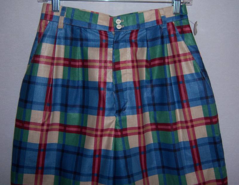 Vintage Traditionelle Handels-Co. Blau Rot Ecru Grün Madras Plaid Print Polierte Baumwolle Bermuda Walking Shorts 8 Deadstock Nos Neu Mit Etikett von VintagePrepGirl