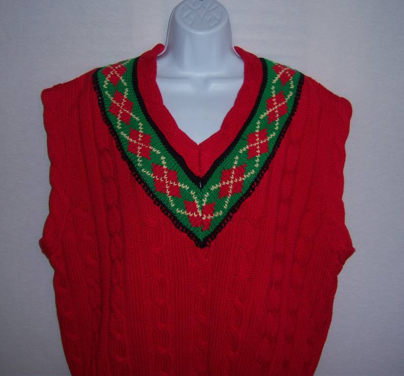 Vintage Traditionelle Handels Co. Hand Gestrickt Rot Schwarz Grün Gelb Argyle Zopfmuster Baumwolle Pullover Weste Extra Groß Xl Deadstock Neu Mit von VintagePrepGirl