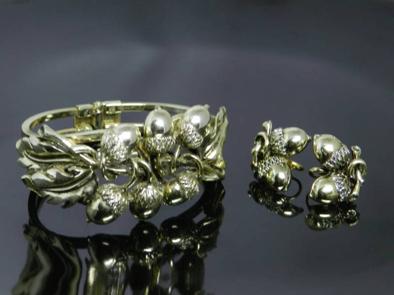 Vintage Acorn Integralspanner Armband Und Ohrringe Set in Gold Ton Einstellung von VintagePresentations