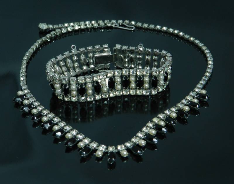 Vintage B David Demi Set Halskette Und Armband in Schwarz Crystal Strass Perlen von VintagePresentations