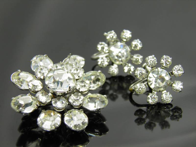 Vintage Coro Kristallklaren Strass Brosche Und Ohrringe Demi-Parure Set Mit Ebenen von VintagePresentations