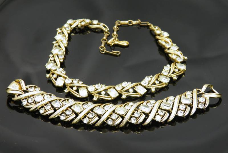 Vintage Coro Pegasus Strass Demi-Parure Set Aus Halskette Und Armband Buch Stück von VintagePresentations