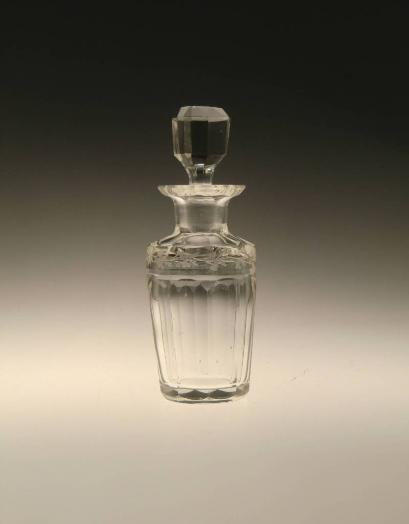 Boho Böhmen Jugendstil Deko Kristall Klar Graviertes Glas Parfüm Flacon Mit Stopper von VintageRetroEu