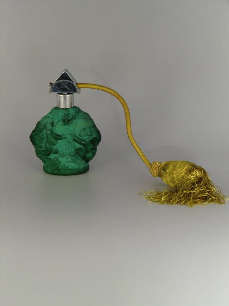 Boho Czech Art Deco Jade Malachit Glas Parfum Flacon Mit Putti von VintageRetroEu