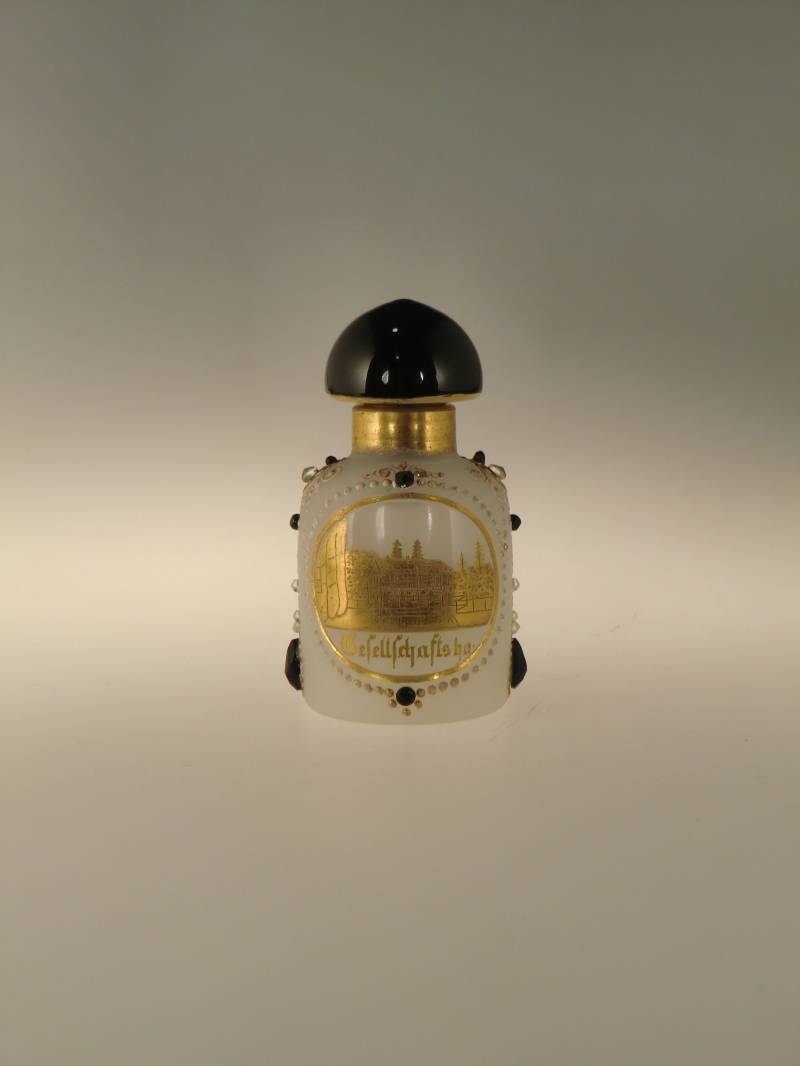 Boho Czech Biedermeier Victorian Era Jeweled Vergoldetes Glas Parfum Flacon von VintageRetroEu