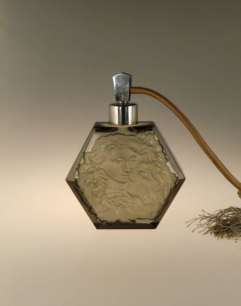 So Lovely Boho Czech Rudolf Hlousek Art Deco Rauchschliff Glas Parfüm Flacon von VintageRetroEu