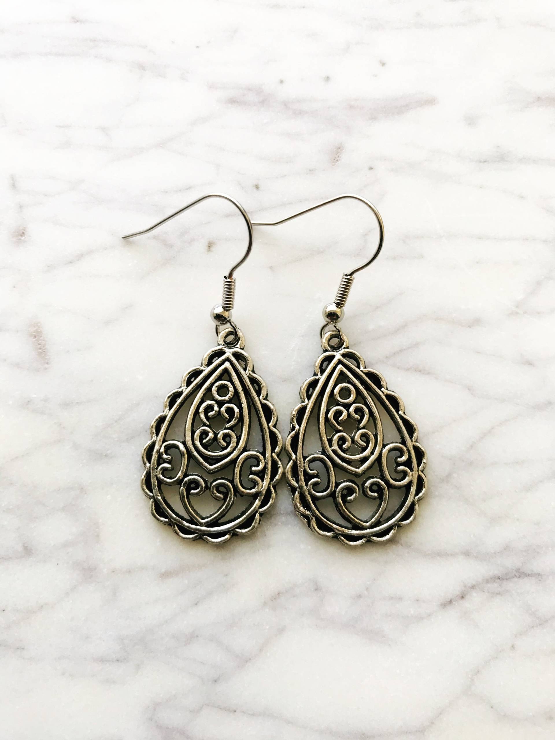 Tibet Silber Boho Love Ohrringe Tibet Silber Boho Love Ohrringe von VintageRetroHandmade