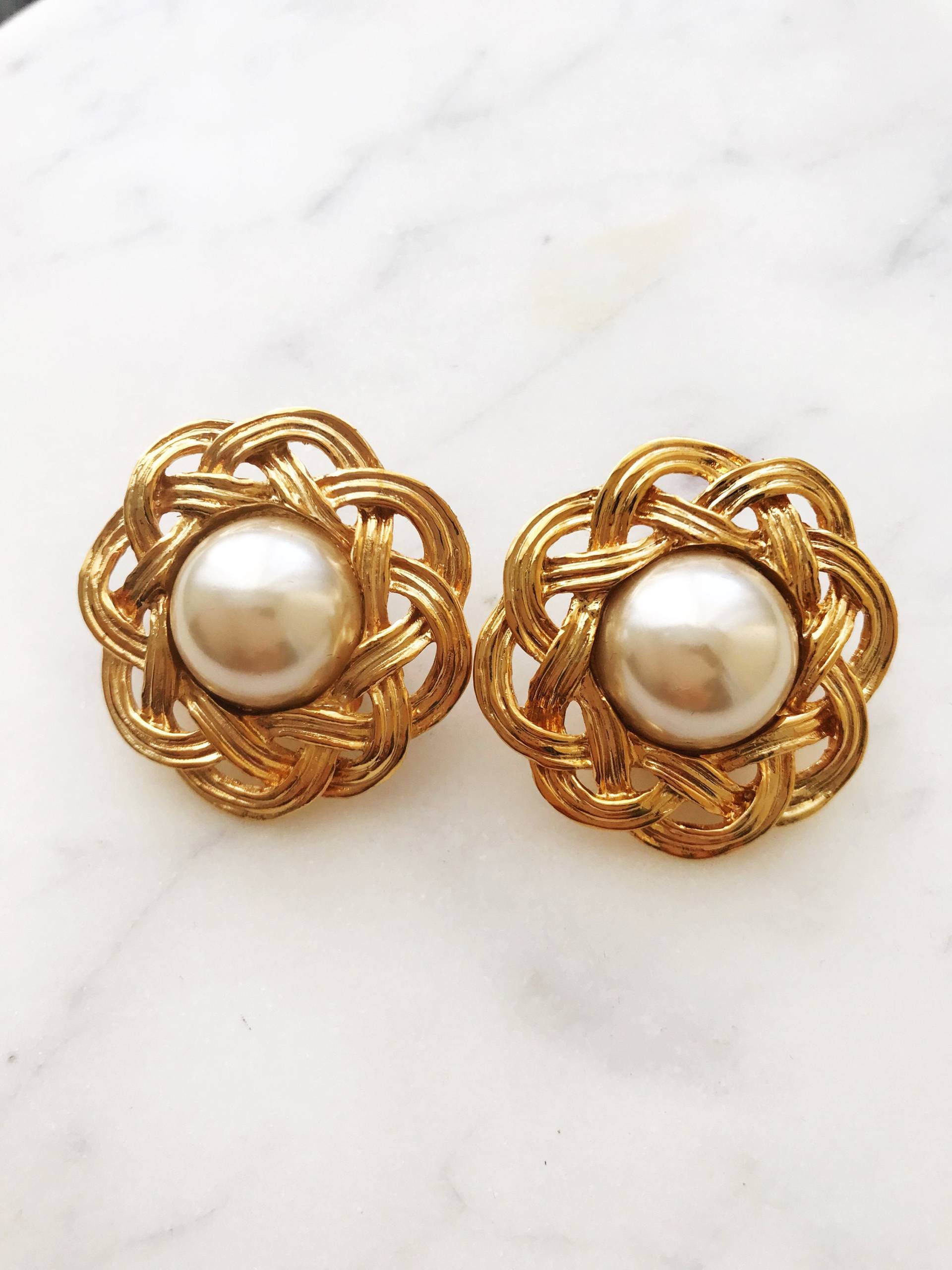Vintage Korbgeflecht Kuppel Perle Ohrclips Vintage Korbgeflecht Kuppel Perle Ohrclips von VintageRetroHandmade
