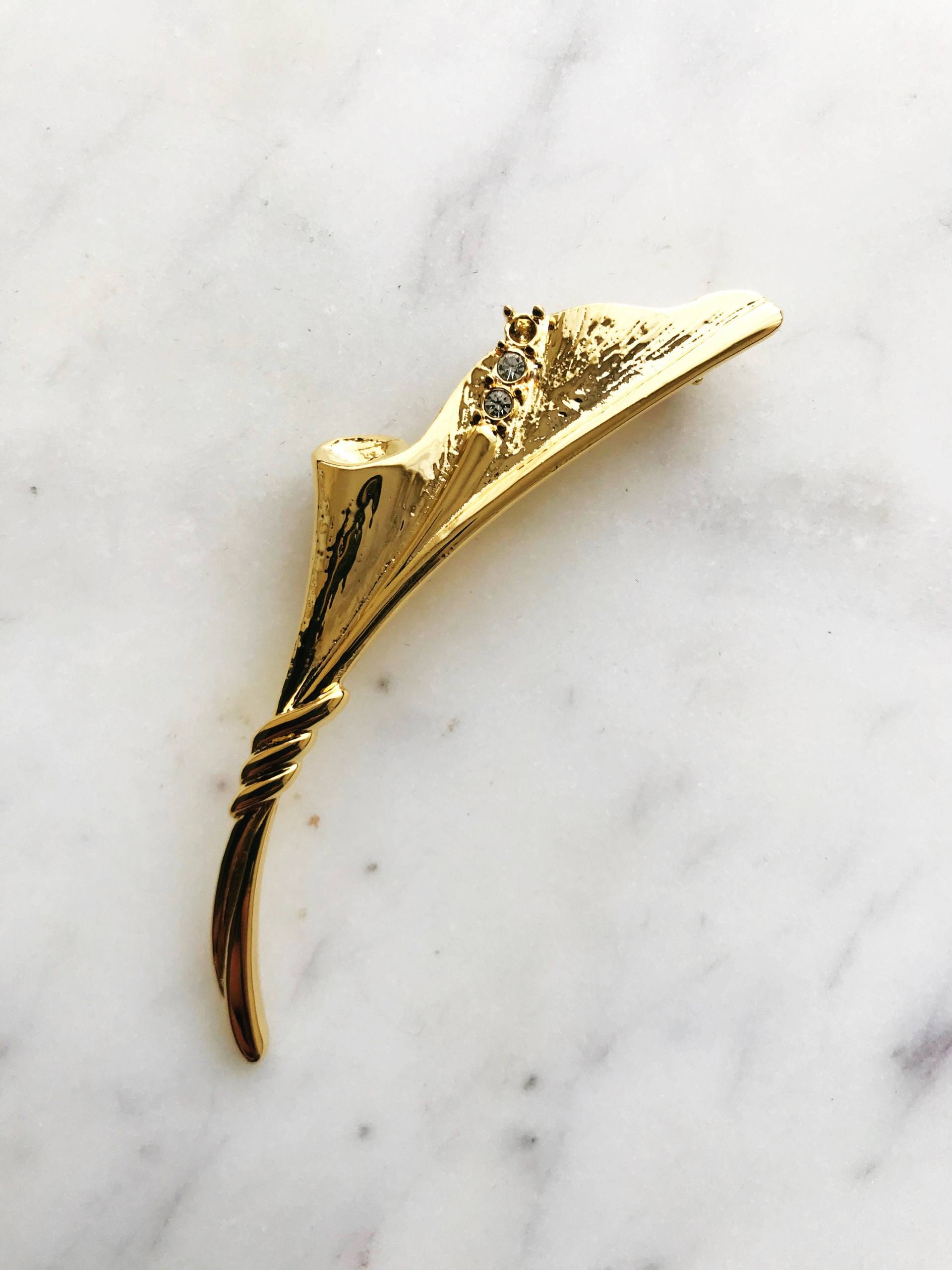 Vintage Lilien-Kristall-Brosche Vintage Lilien-Kristall-Brosche von VintageRetroHandmade