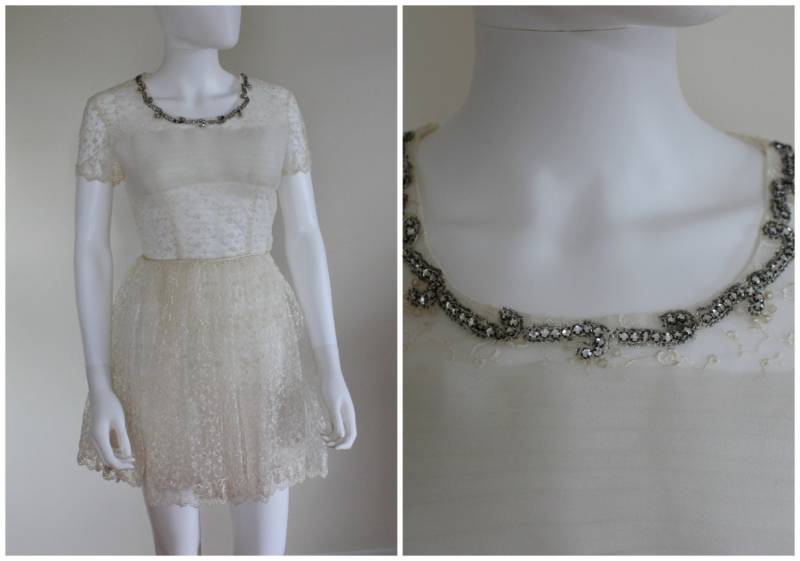 Vintage 1950 Elfenbein Spitze Schiere Bestickt Retro Party Braut Mini Rock Skater Kleid Mit Diamant Strass Kragen Unmarkiert Größe 0/2 von VintageRiteCo