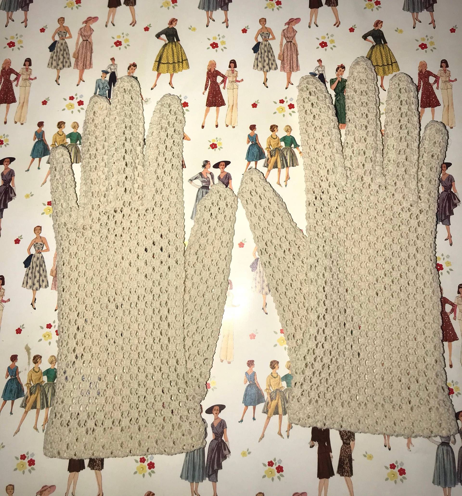 Vintage 60Er Jahre Beigefarbene Nylon Autohandschuhe Mit Knotenverschluss/Einheitsgröße Von Fownes von VintageRiverCity